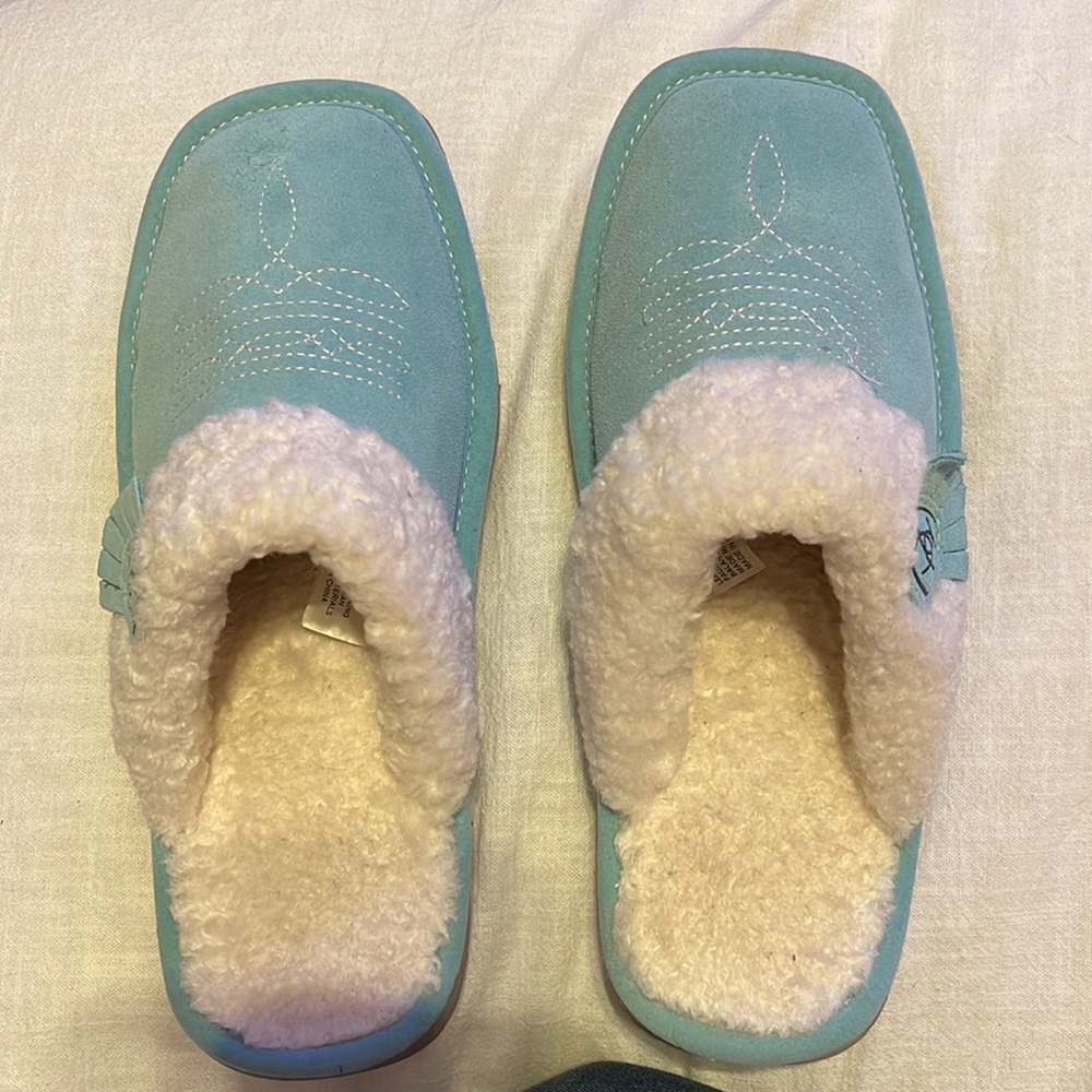 Ariat Slippers size 9